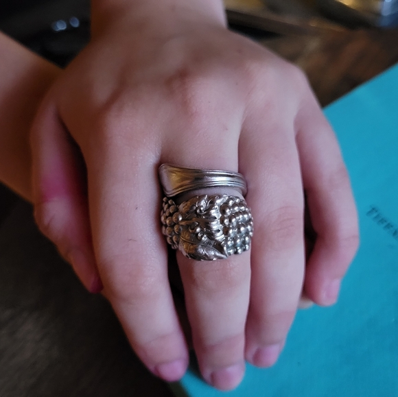 1890 Tiffany & Company Blackberry Spoon Ring in Sterling Silver # 87 Size 6.5-7 - Picture 12 of 13